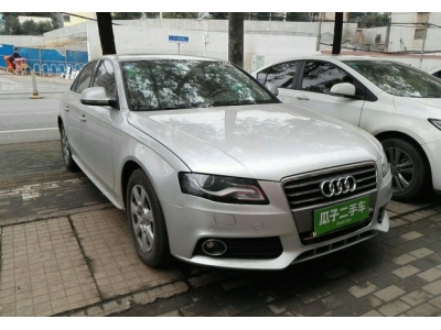 奥迪A4L 2012款 A4L 2.0TFSI 无级 132kw舒适型