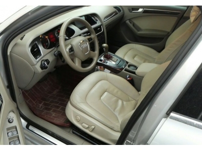奥迪A4L 2012款 A4L 2.0TFSI 无级 132kw舒适型